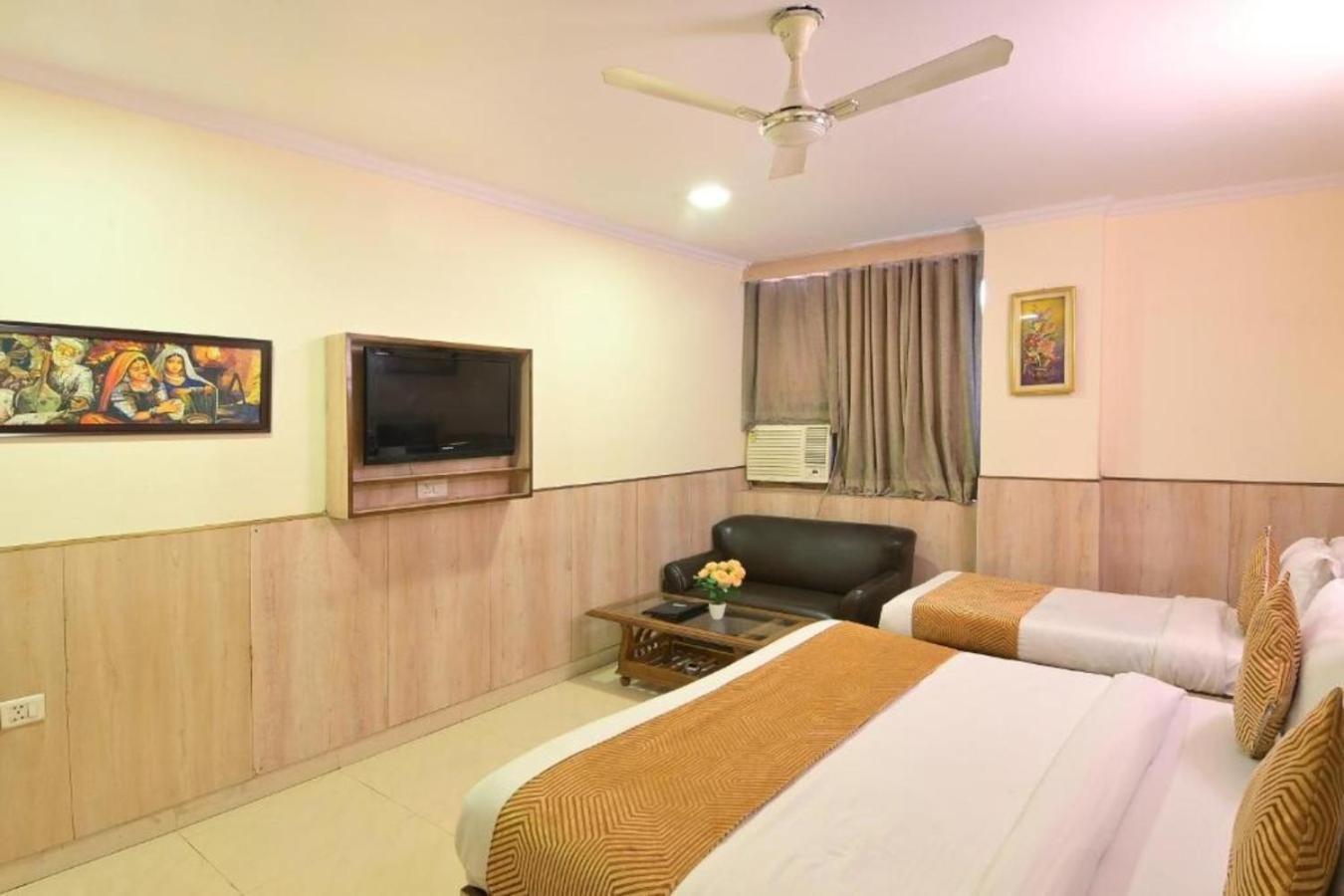 Hotel Castle Blue New Delhi Near Igi Airport Eksteriør bilde
