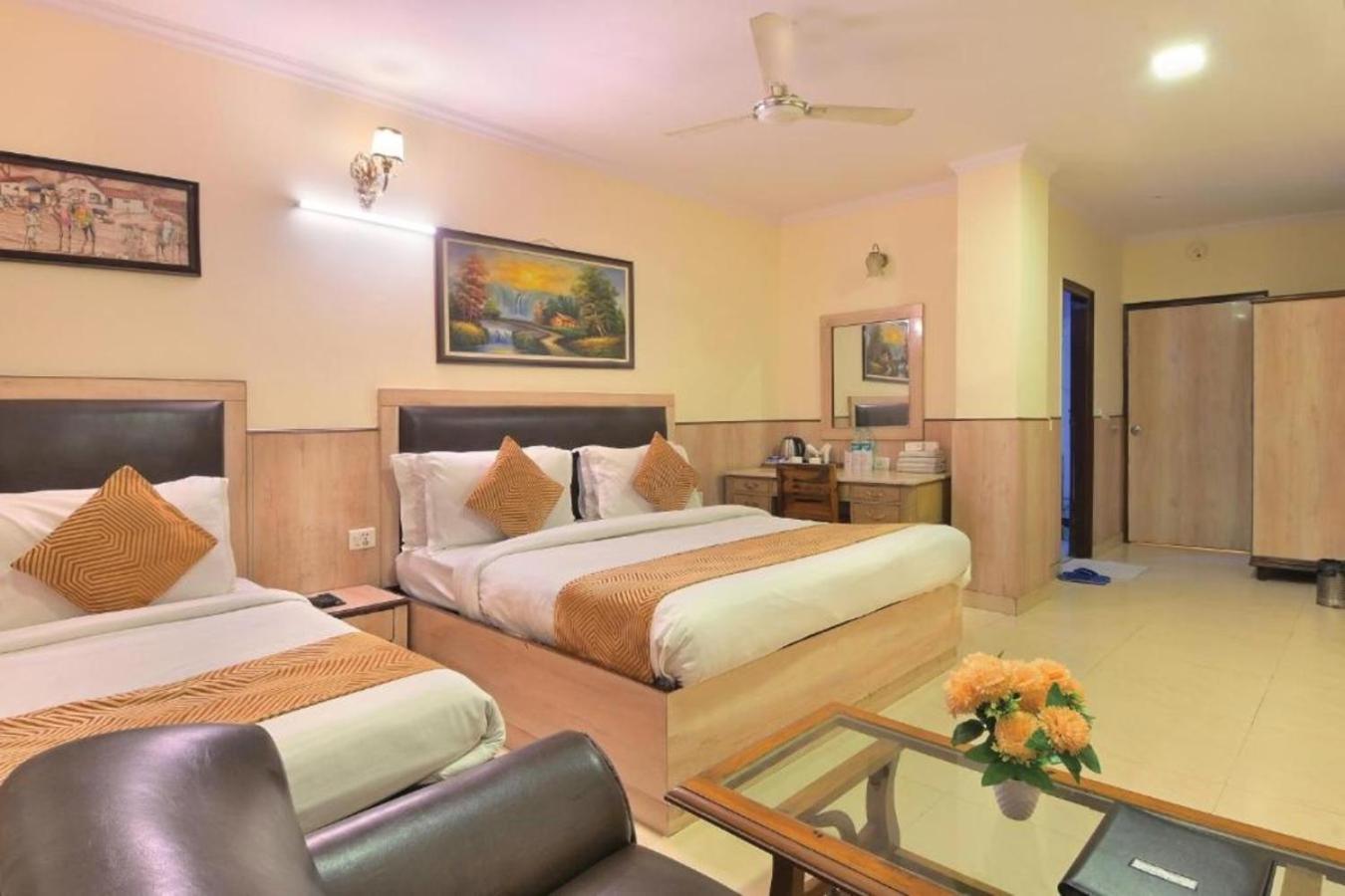 Hotel Castle Blue New Delhi Near Igi Airport Eksteriør bilde