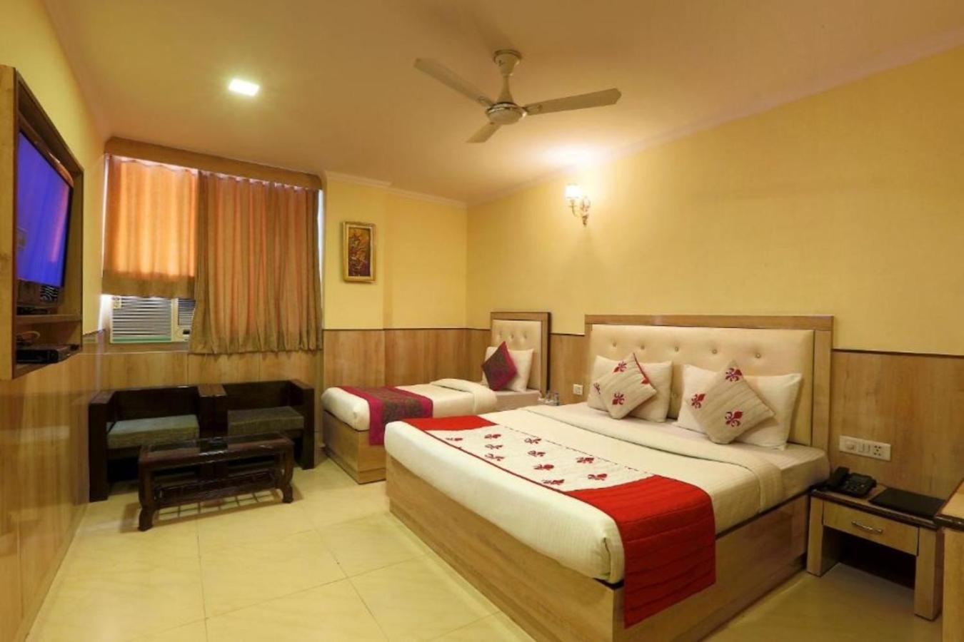Hotel Castle Blue New Delhi Near Igi Airport Eksteriør bilde
