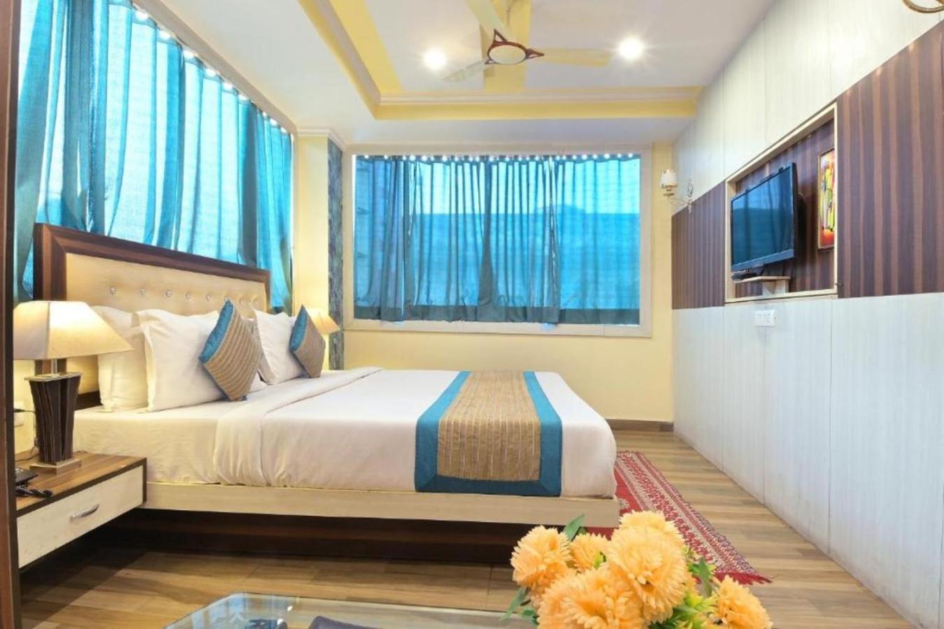 Hotel Castle Blue New Delhi Near Igi Airport Eksteriør bilde