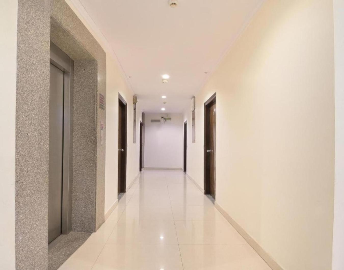 Hotel Castle Blue New Delhi Near Igi Airport Eksteriør bilde