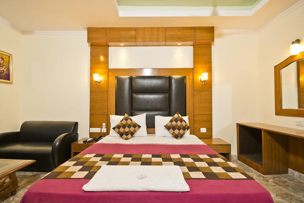 Hotel Castle Blue New Delhi Near Igi Airport Eksteriør bilde
