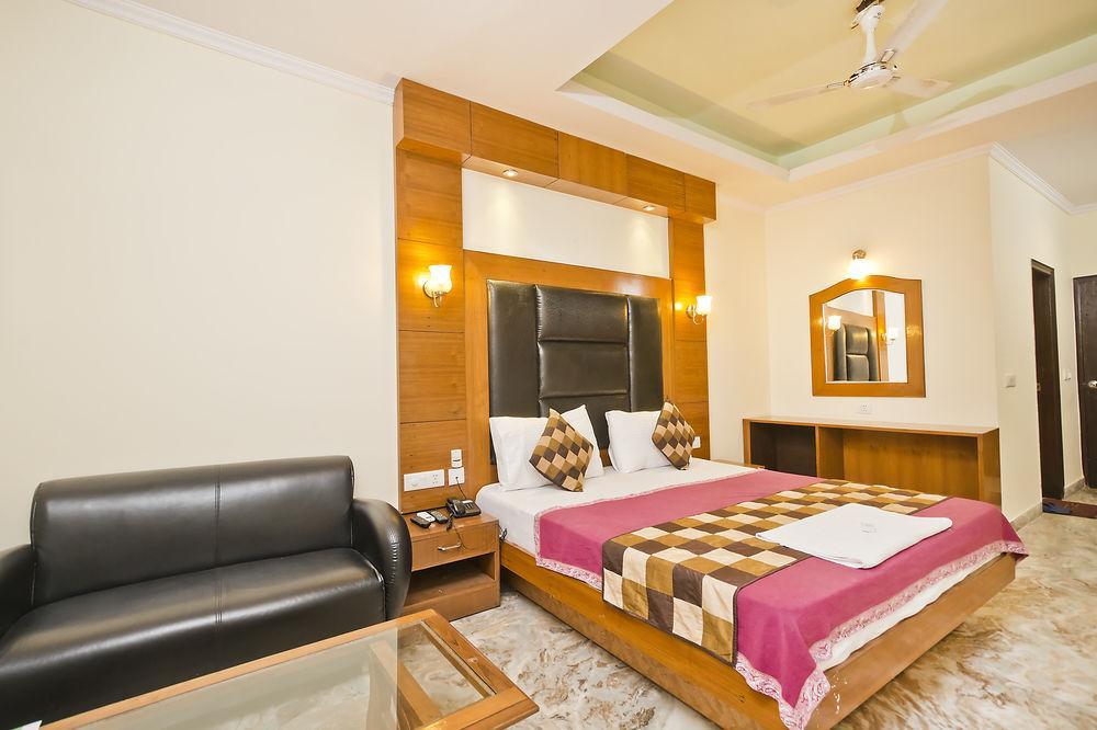 Hotel Castle Blue New Delhi Near Igi Airport Eksteriør bilde