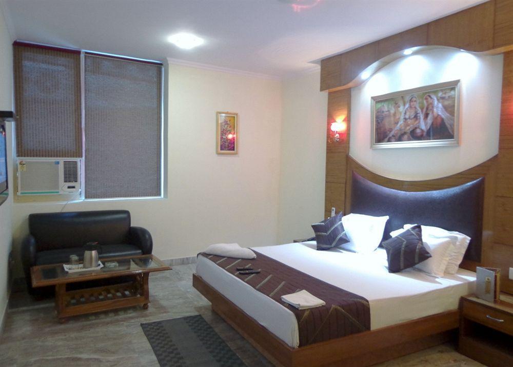 Hotel Castle Blue New Delhi Near Igi Airport Eksteriør bilde