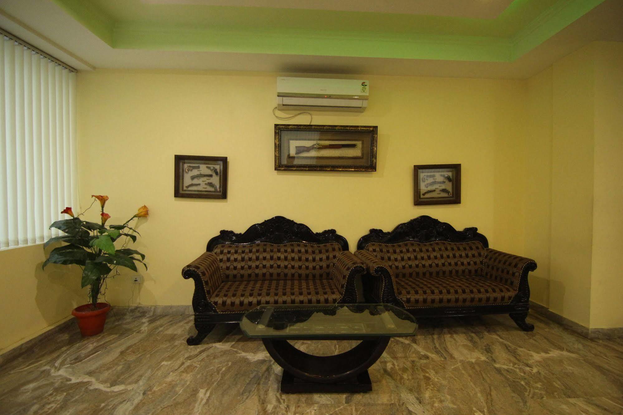 Hotel Castle Blue New Delhi Near Igi Airport Eksteriør bilde